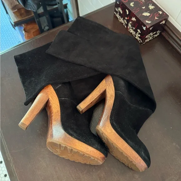 Black Slouchy Suede Boots with Platform Wooden Heel Sz 7 - Picture 2 of 6